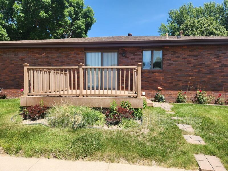 1710 Eastridge Ave - Photo 4 of 21