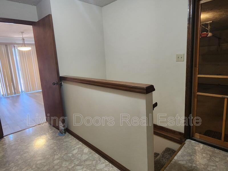 1710 Eastridge Ave - Photo 7 of 21