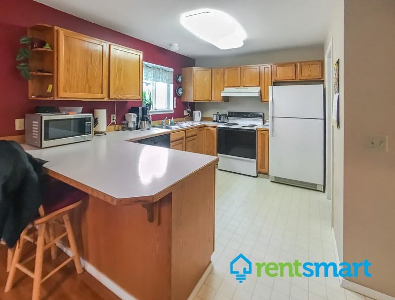 904 Charlo St - Photo 2 of 24