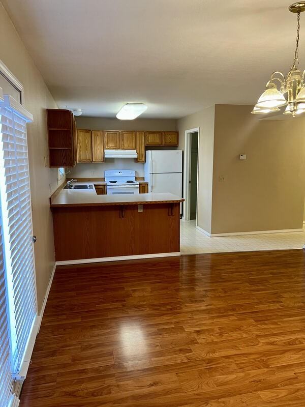904 Charlo St - Photo 5 of 24