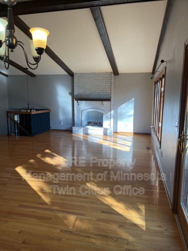 10025 Beard Ave S - Photo 4 of 14