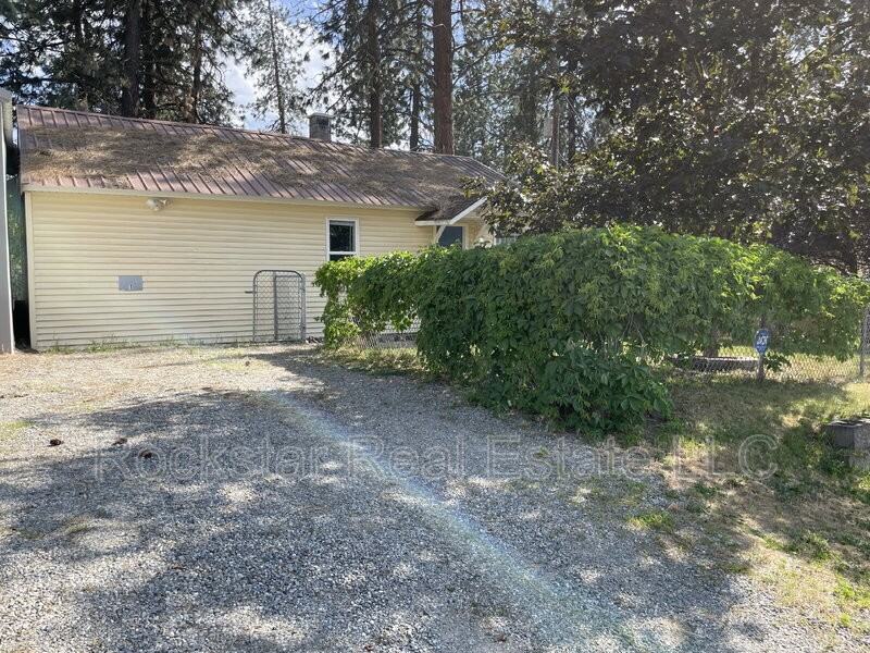 9714 E 6th Ave - Photo 3 of 23