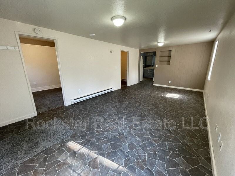 9714 E 6th Ave - Photo 5 of 23