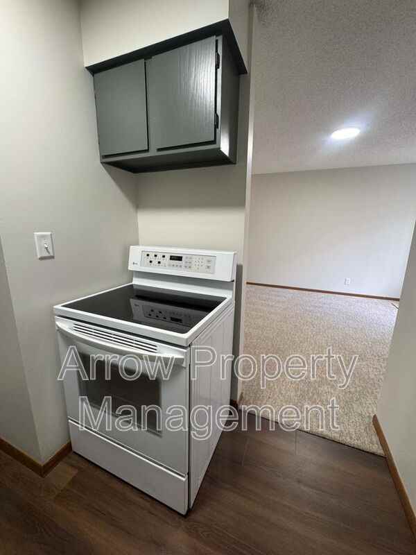 924 Garfield St #5 - Photo 5 of 9