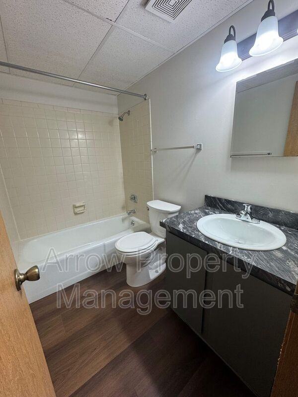 924 Garfield St #5 - Photo 6 of 9