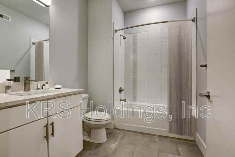 805 W Cary St #306 - Photo 3 of 4