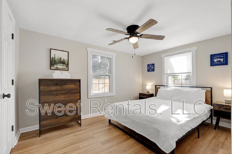 4731 Spruce St - Photo 5 of 33