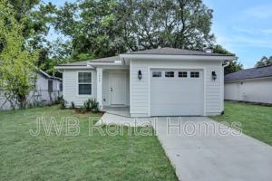 featured image of 7946 Dekle Ave