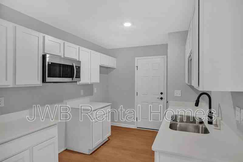 7946 Dekle Ave - Photo 2 of 14