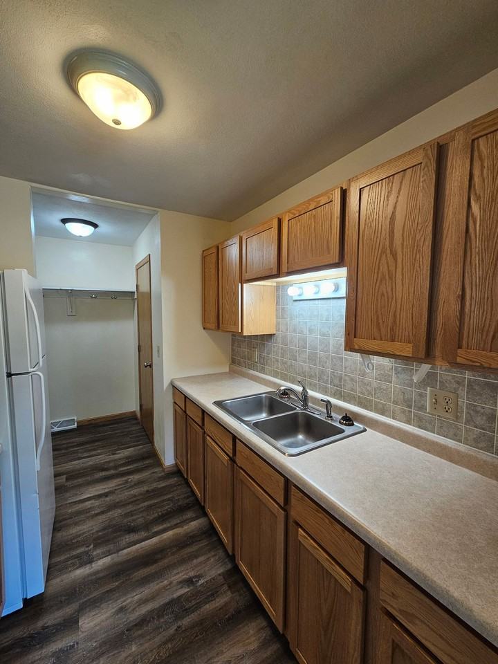 Chambers Apartments - Photo 7 of 12