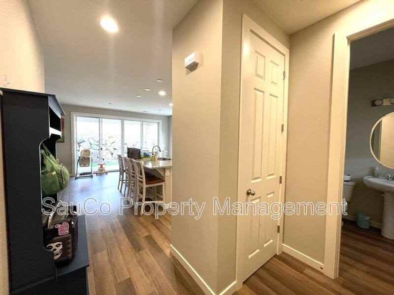 35301 Fairfield Ct - Photo 2 of 14