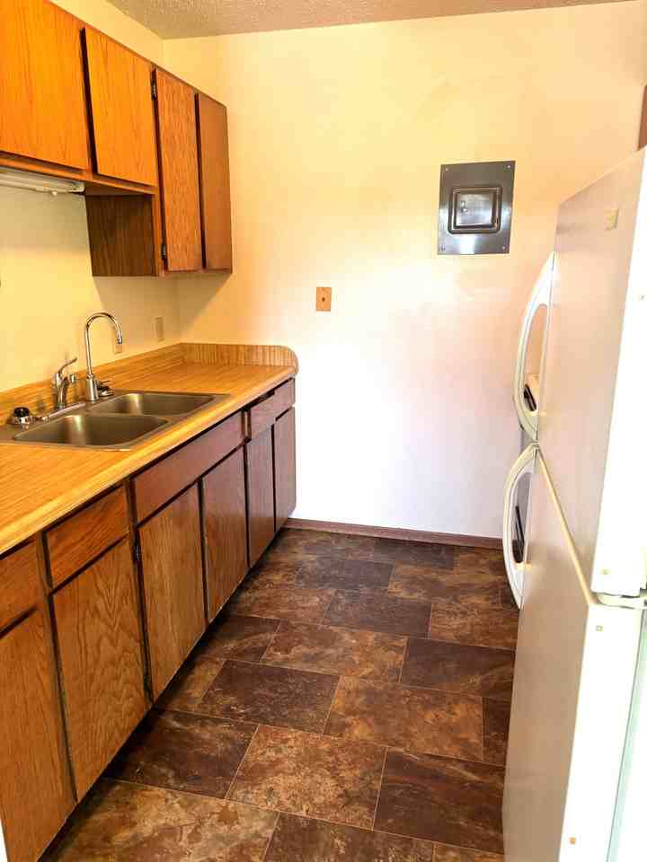 Damax - Photo 3 of 12