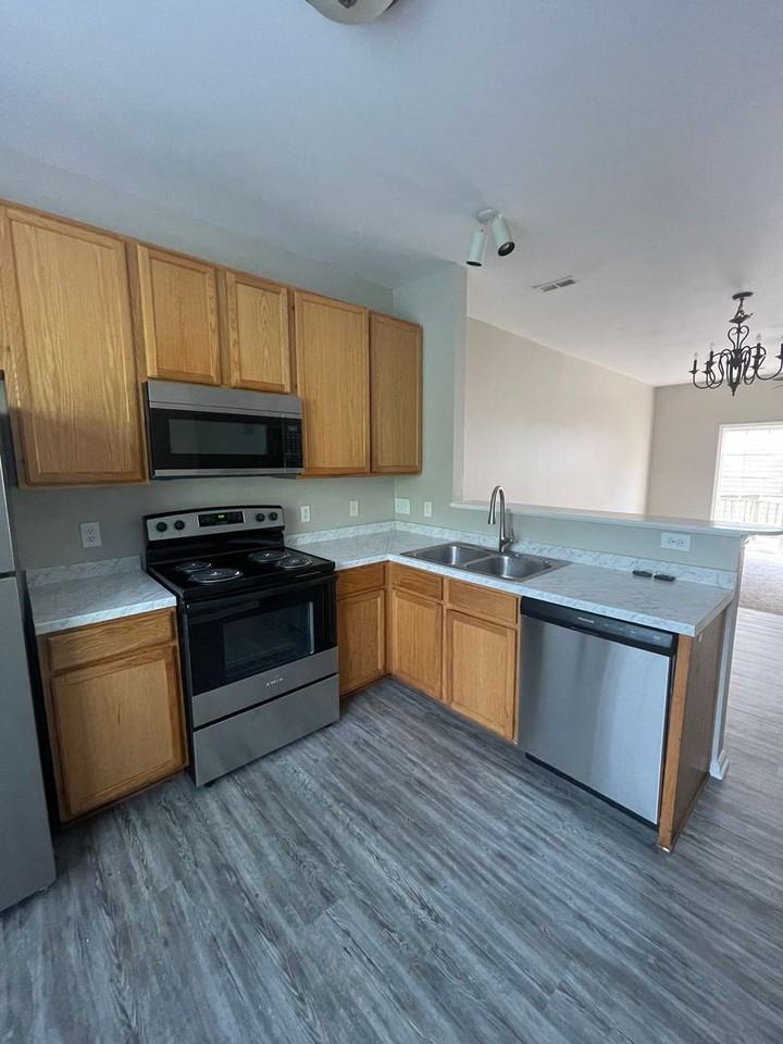 6454 Royal Celadon Way - Photo 5 of 25