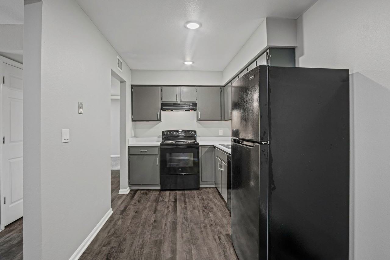 Peachtree Place - Photo 7 of 20