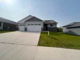 featured image of 3548 Bridgeview Dr Se
