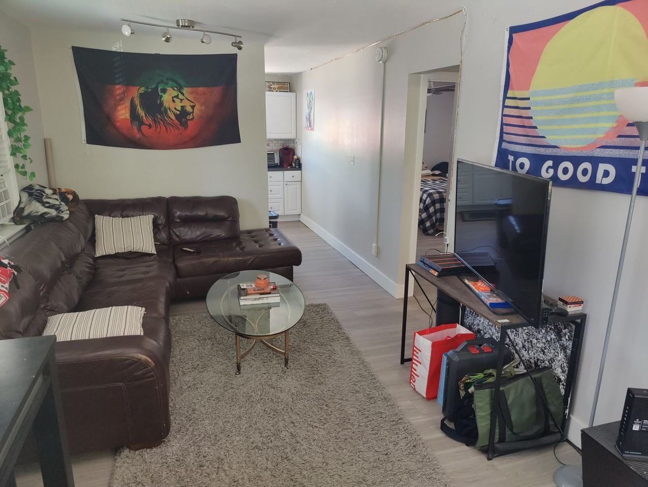 2401 Walnut St - Photo 4 of 16