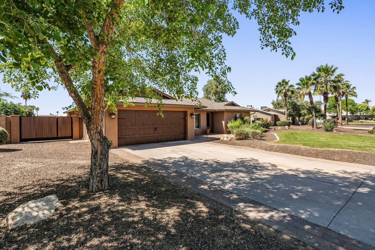 4909 E Sweetwater Ave - Photo 3 of 36