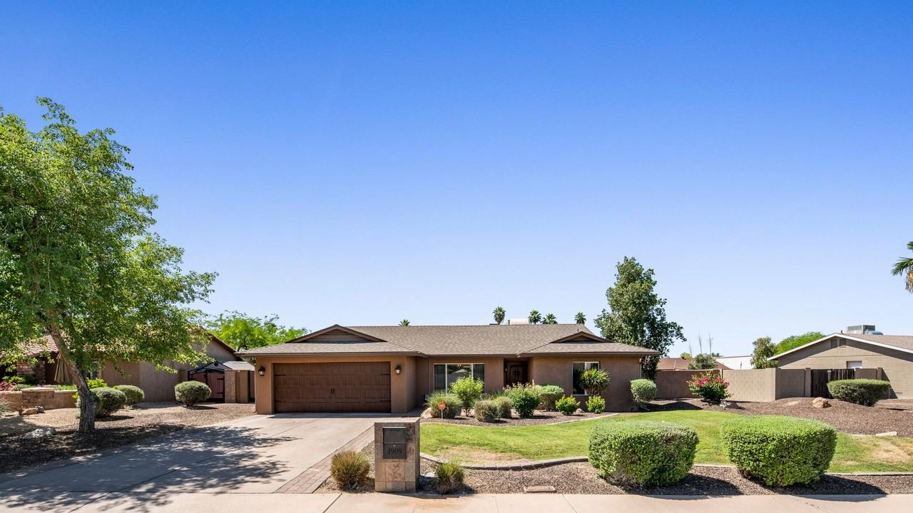 4909 E Sweetwater Ave - Photo 4 of 36