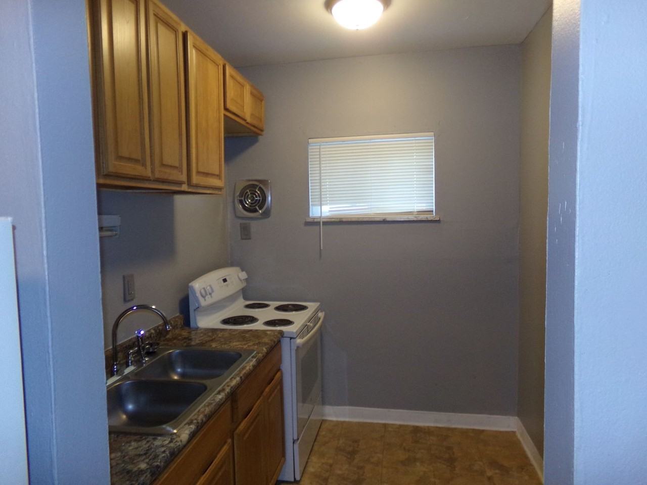 904 Mohawk Trail Apartments - Photo 5 of 20