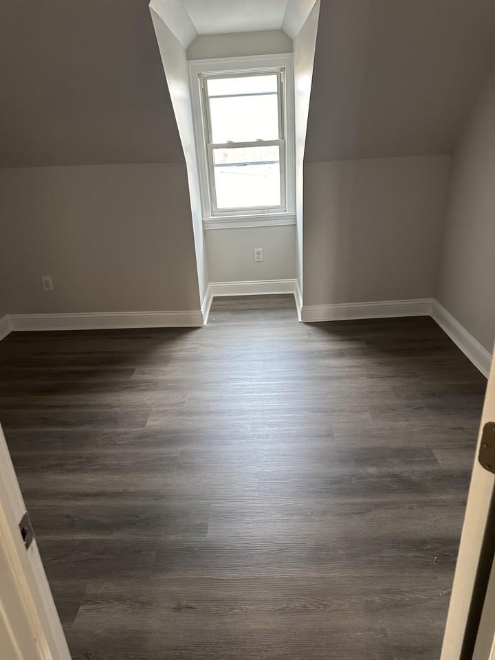 23 North Broadway - Photo 5 of 10