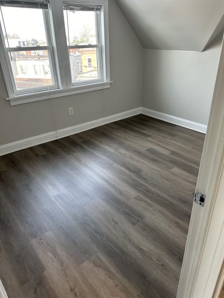 23 North Broadway - Photo 6 of 10