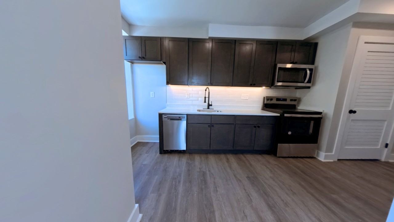 22 North King Street - Photo 3 of 7