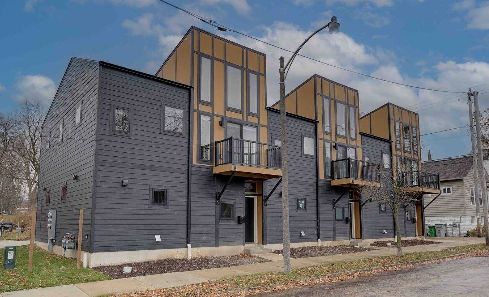 921 E Otjen Rowhomes - Photo 4 of 18