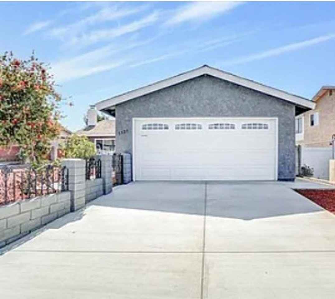 5325 Bonita Dr - Photo 2 of 15