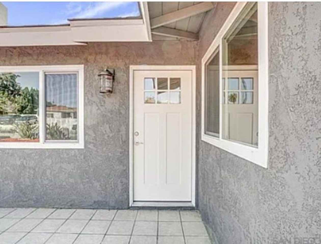 5325 Bonita Dr - Photo 3 of 15