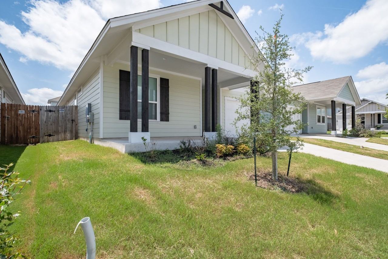 244 East Broade Street - Photo 2 of 21