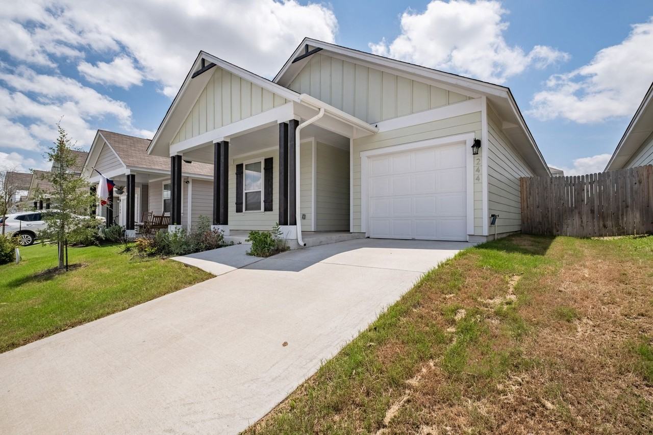 244 East Broade Street - Photo 3 of 21