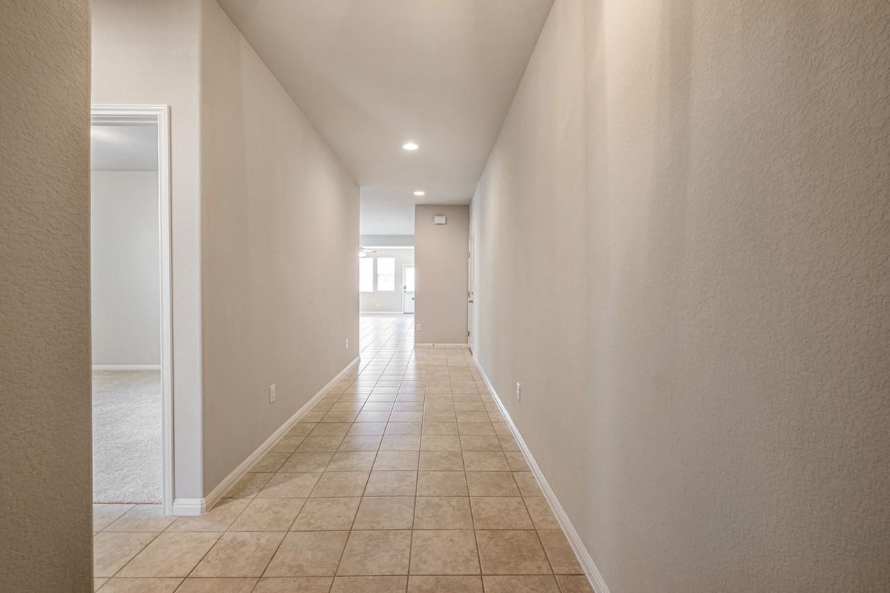 244 East Broade Street - Photo 4 of 21