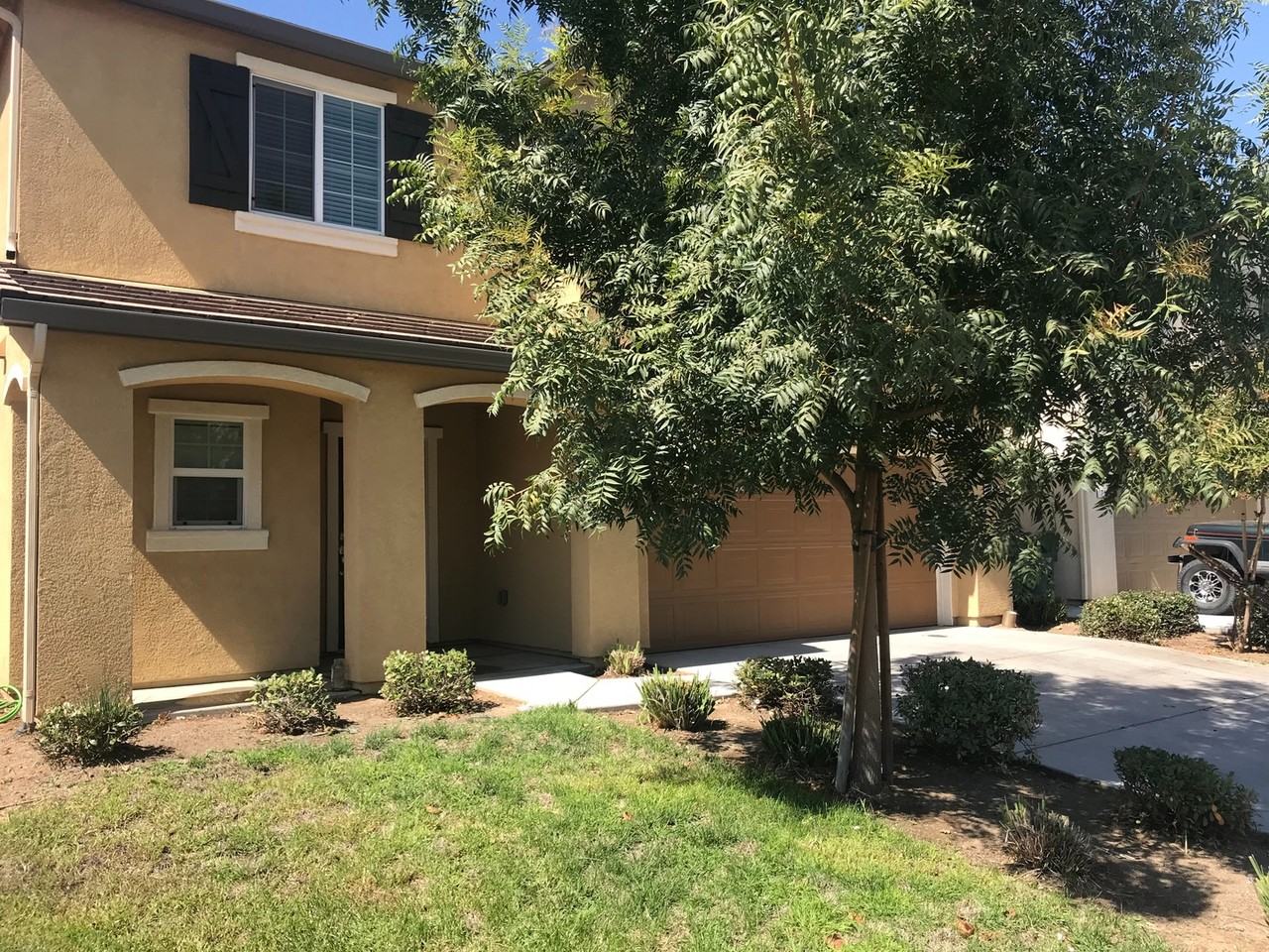 736 Pear St - Photo 3 of 50