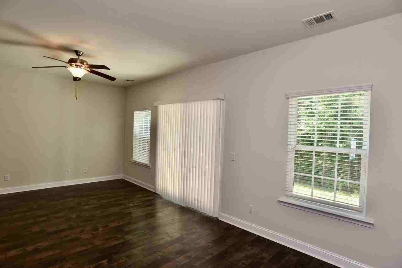 411 Ferguson Ln - Photo 6 of 19