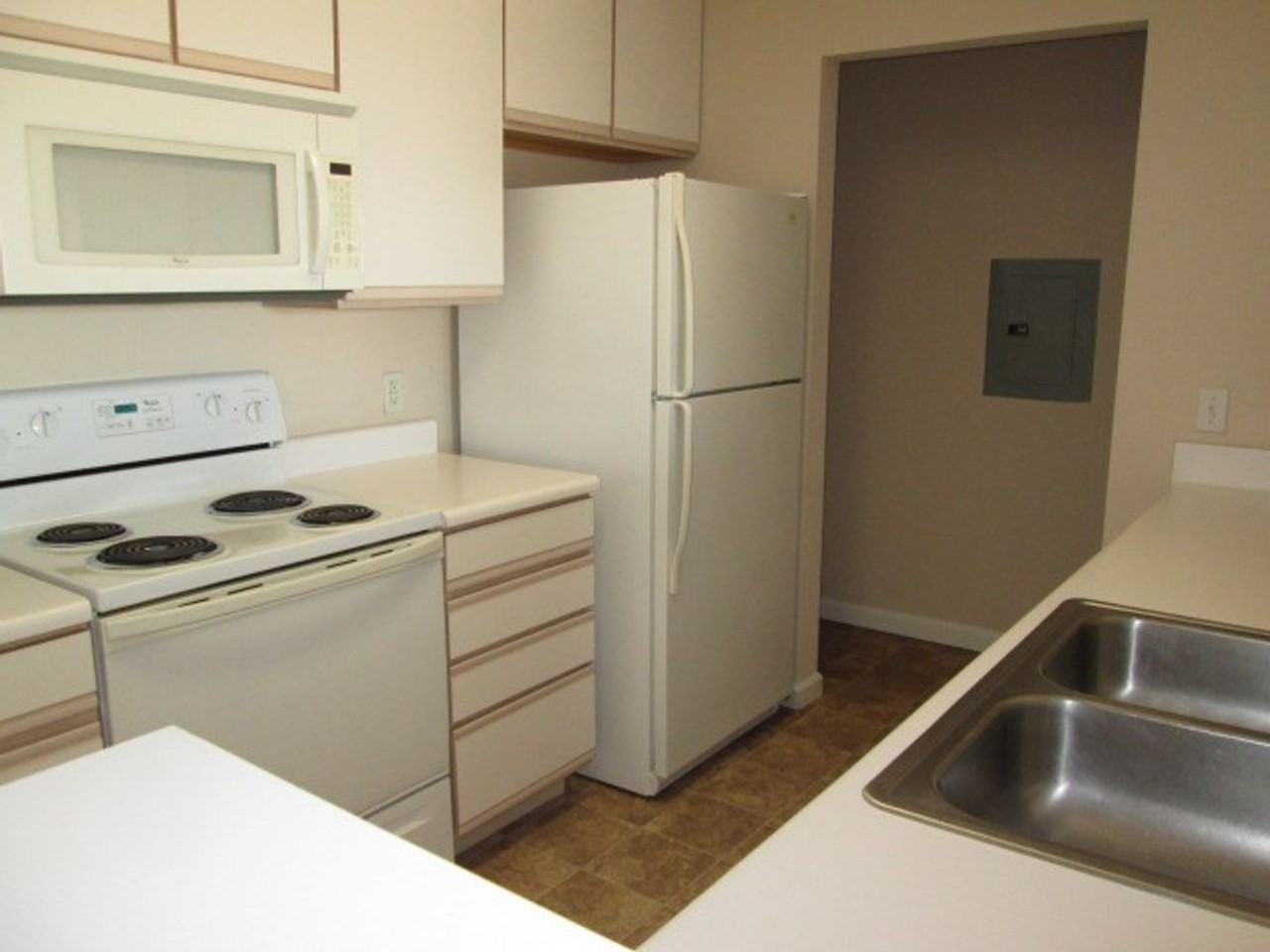 Hillsborough Pointe Apartments - Photo 7 of 50