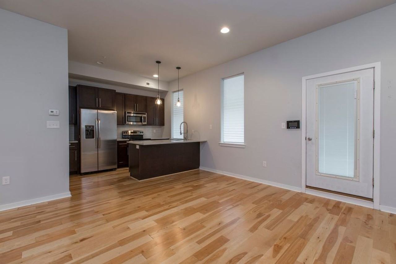 4304 Cresson St - Photo 2 of 32
