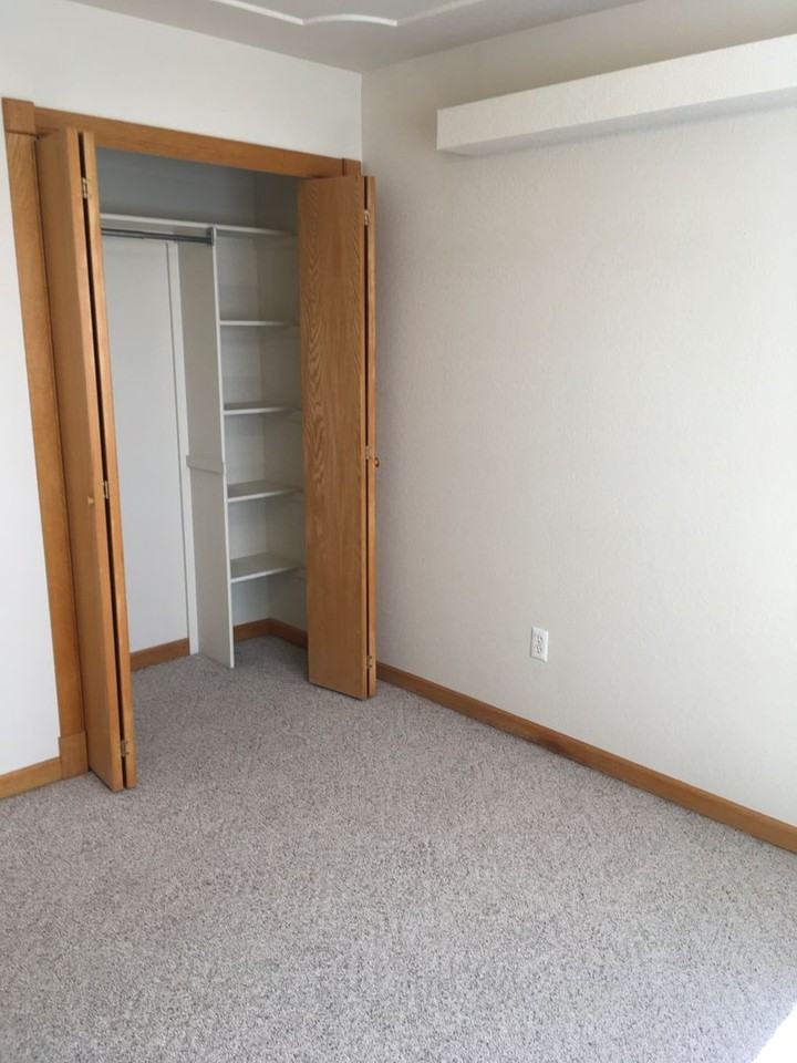 3103 Summit Ct - Photo 3 of 10