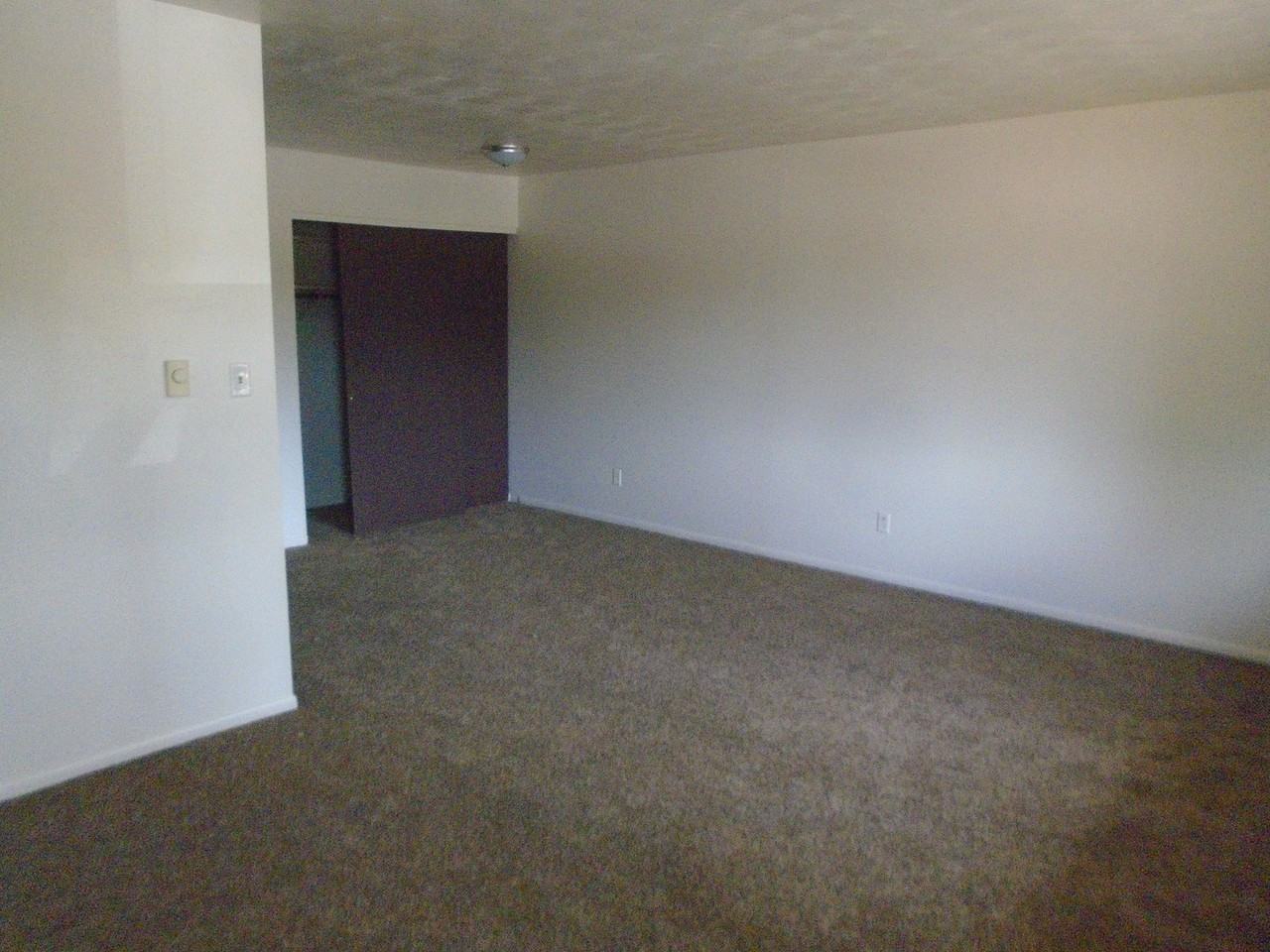 3143 Vance Ave - Photo 3 of 7