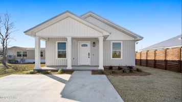 featured image of 3218 Douglas Rd #B