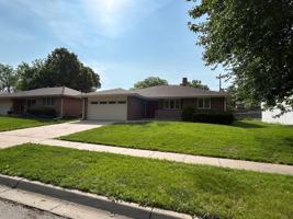 featured image of 4924 Cresthaven Dr
