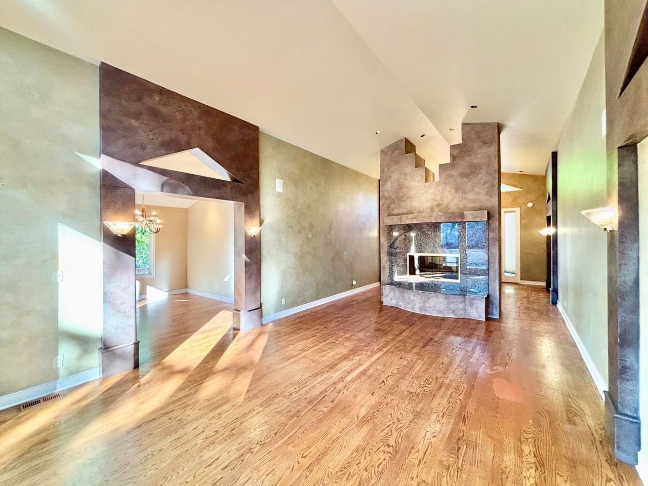 16558 Se 58th Pl - Photo 2 of 37