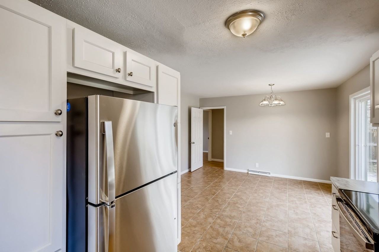 835 38th St - Photo 2 of 29