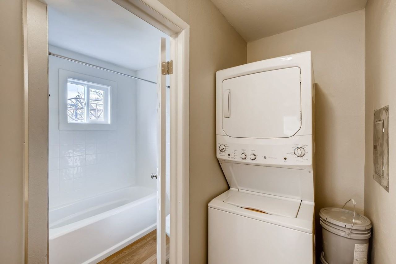 835 38th St - Photo 6 of 29