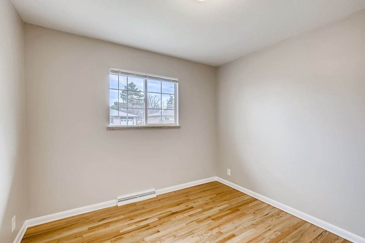 835 38th St - Photo 7 of 29