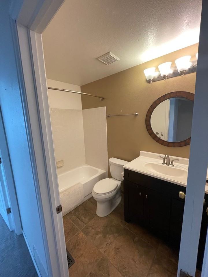 403 Pheasant Run - Photo 5 of 19