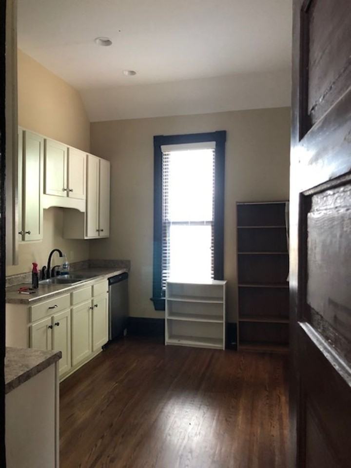 1246 Chestnut Street - Photo 4 of 26