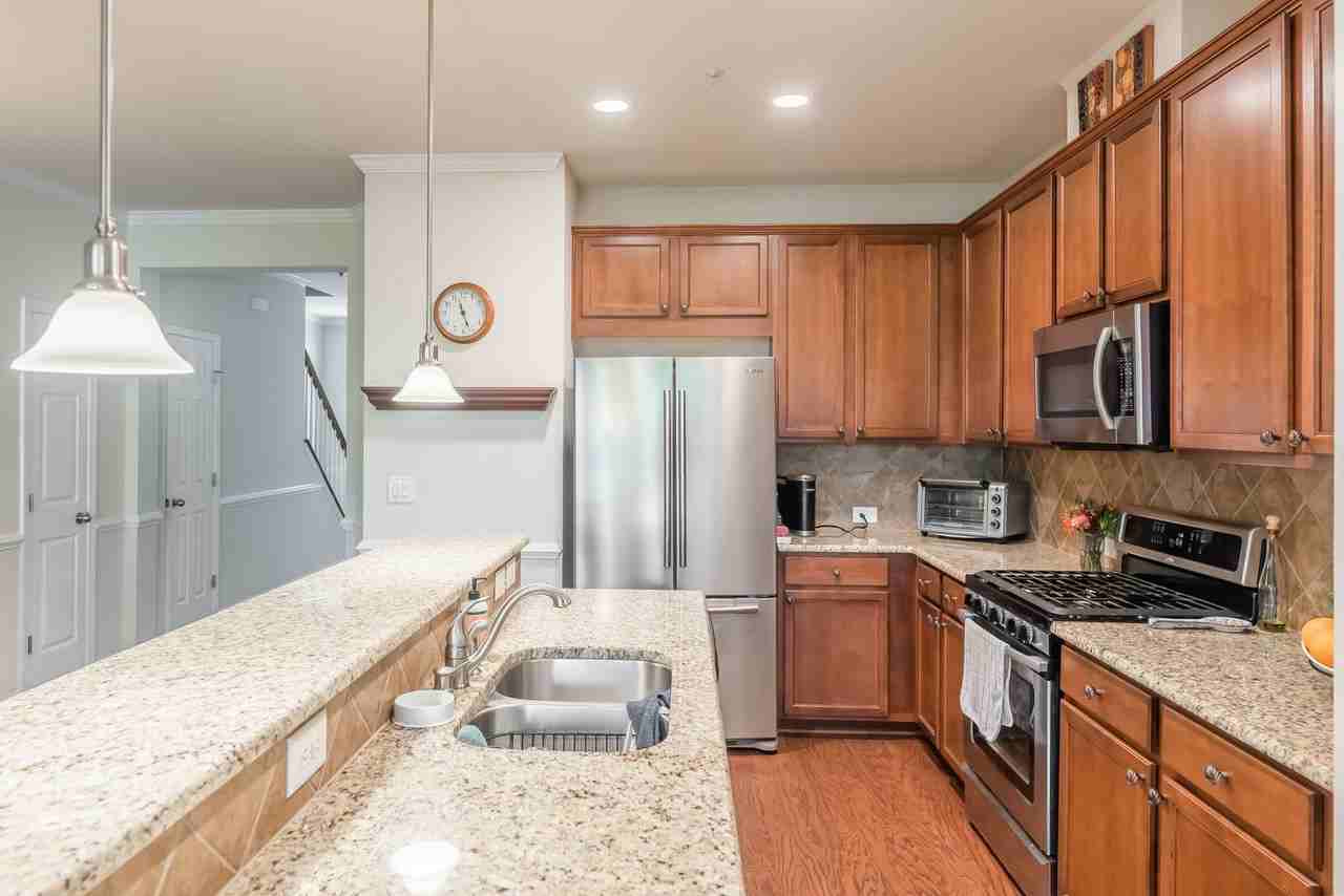 8329 Yaxley Hall Dr - Photo 3 of 17