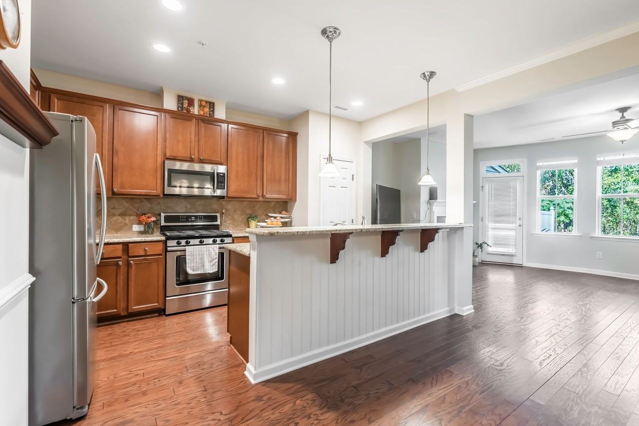 8329 Yaxley Hall Dr - Photo 4 of 17