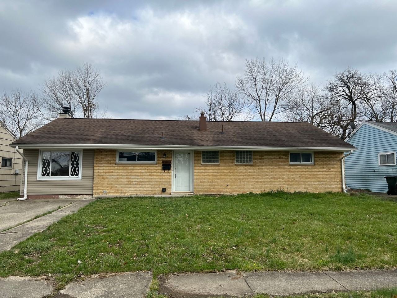 8826 Cabot Dr - Photo 3 of 15