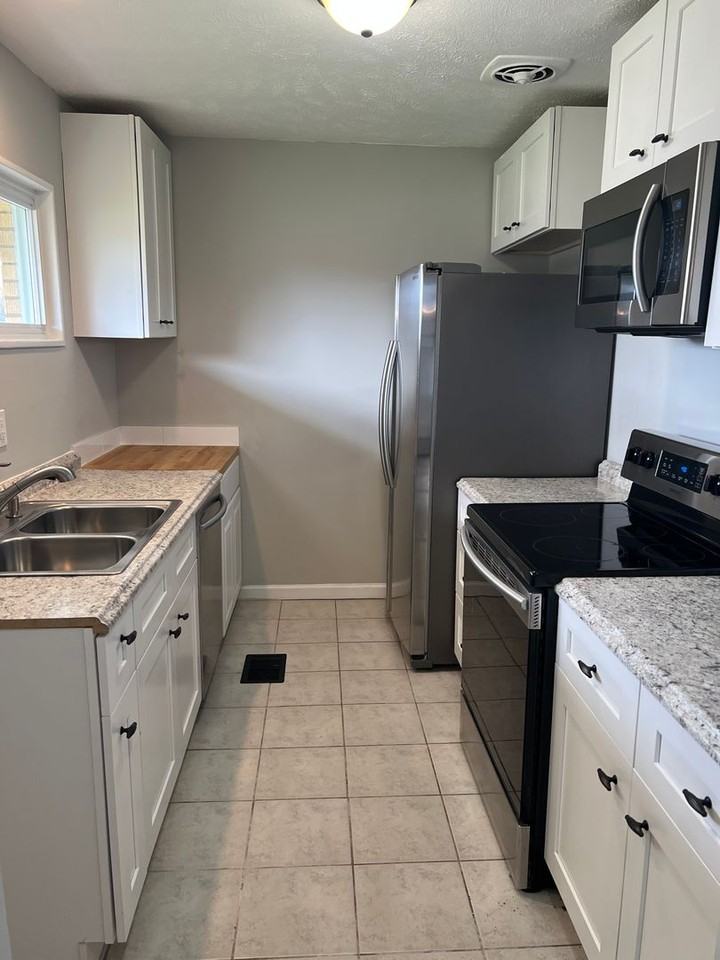 8826 Cabot Dr - Photo 4 of 15